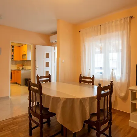 Marta Apartamento Ražanac