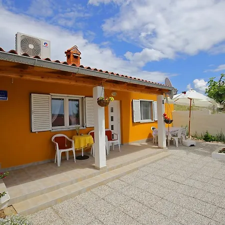 Apartment Marta Razanac