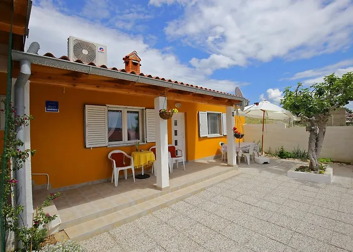 Apartment Marta Ražanac